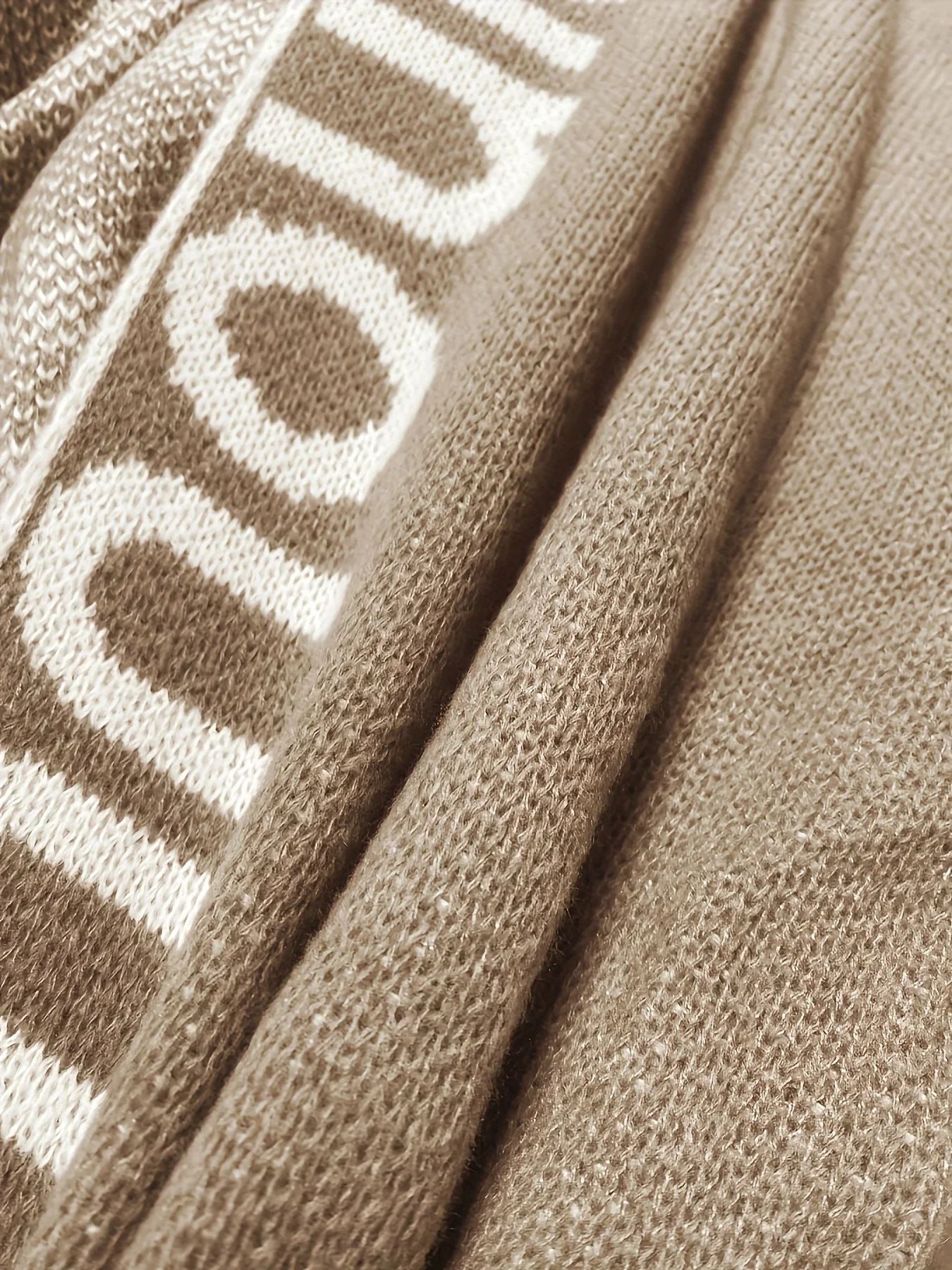 Nuvia - Cardigan Chic